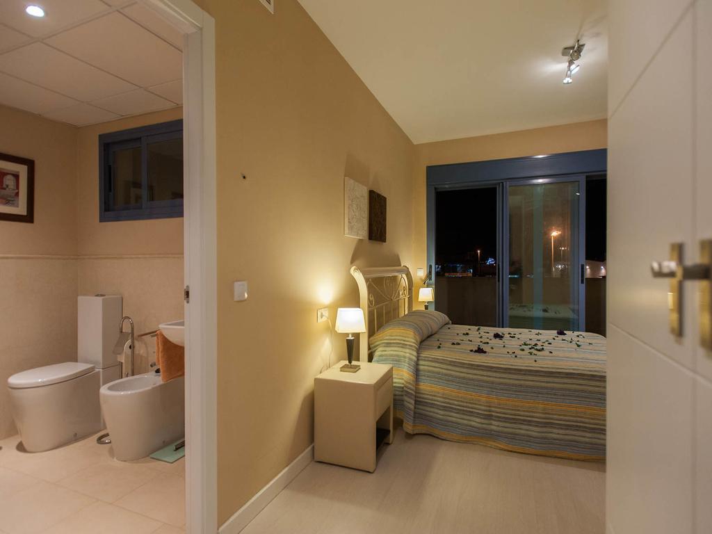 Апартаменти Livingtarifa Apartamento La Isla Екстер'єр фото